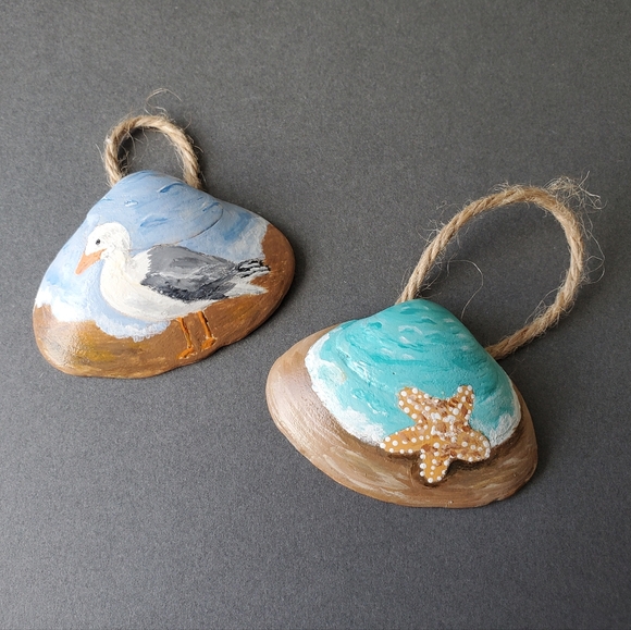 Ocean Beach Seagull & Starfish | Original Painted Seashell Ornaments - Picture 1 of 1